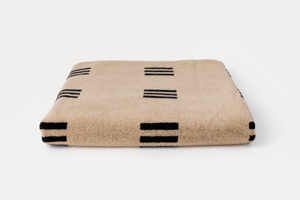 Bath Towel in Sand & Noir