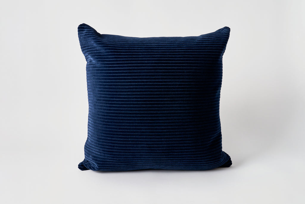 Phlox Navy Pillow 20 x 20